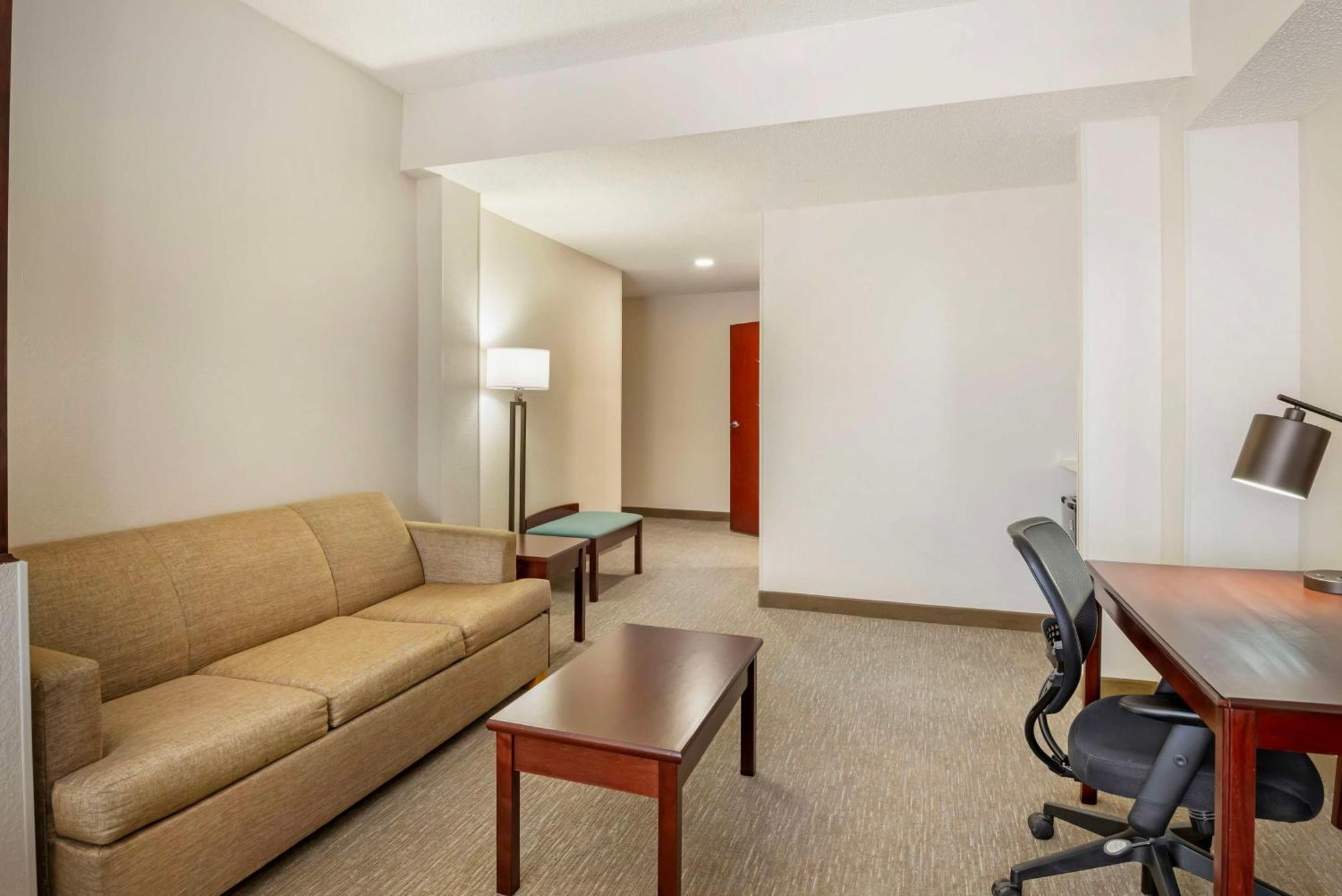 Hotel Western Crossroads & 3*