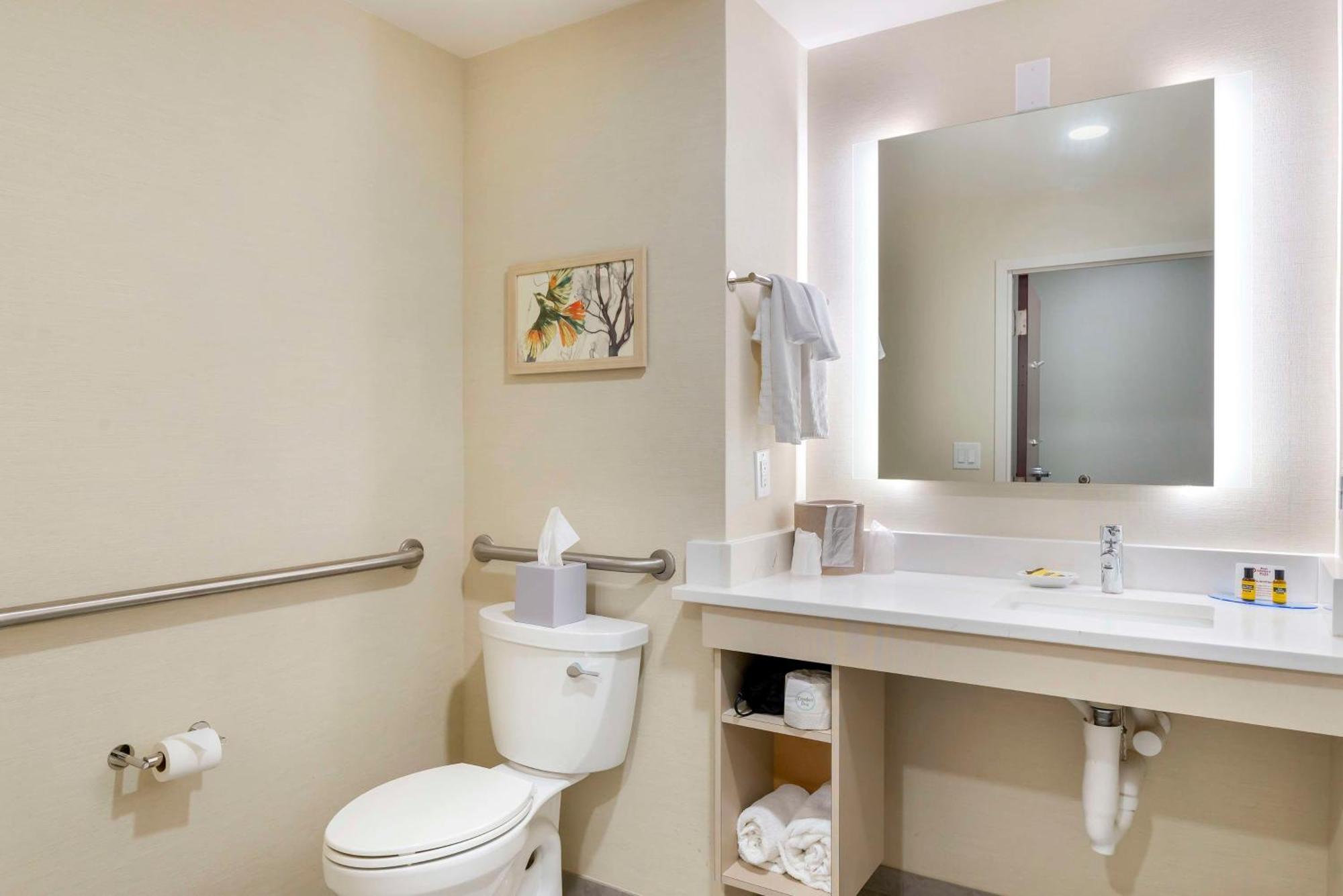 Western Crossroads & Hotel 3*