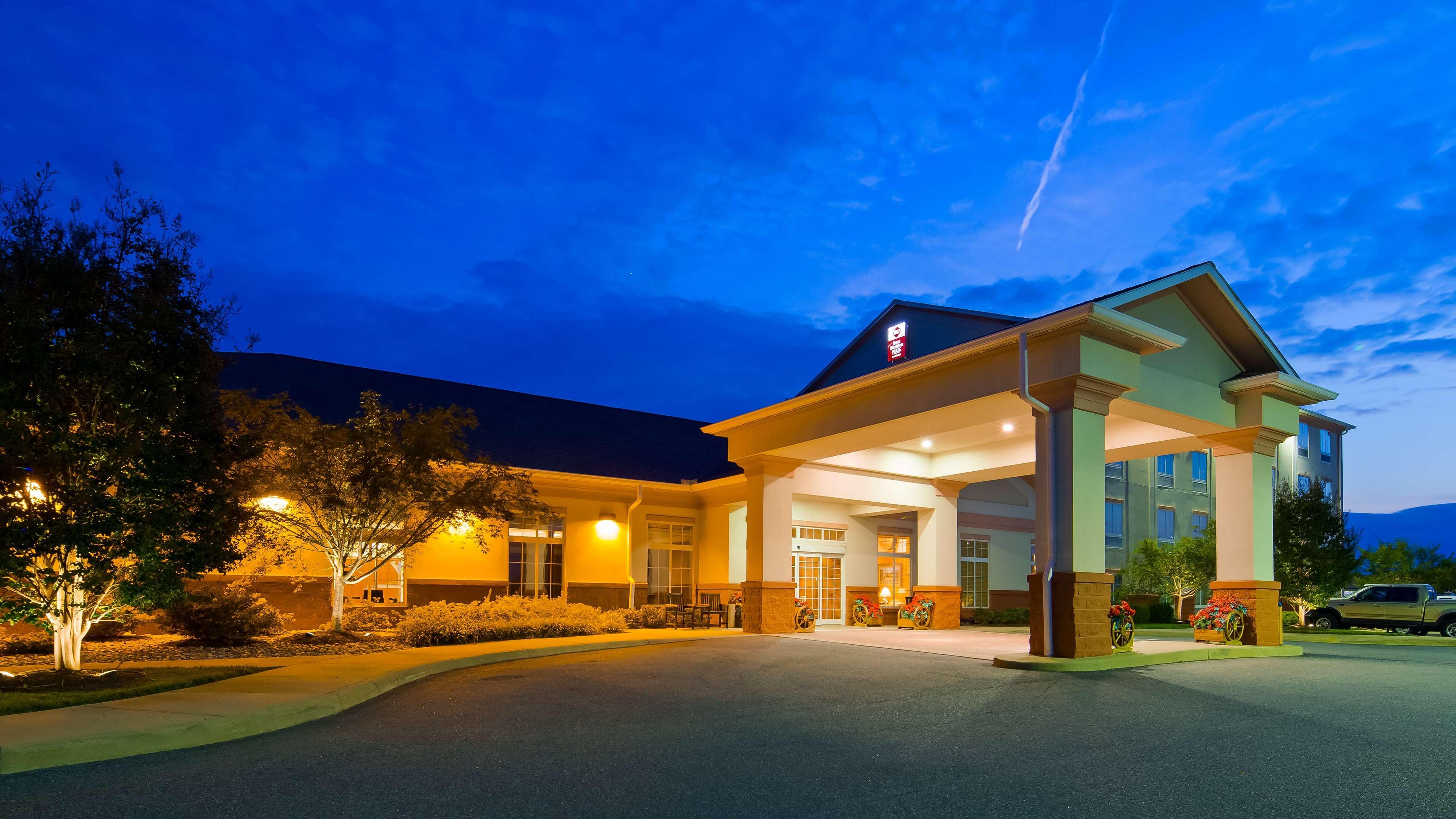 Western Crossroads & Hotel